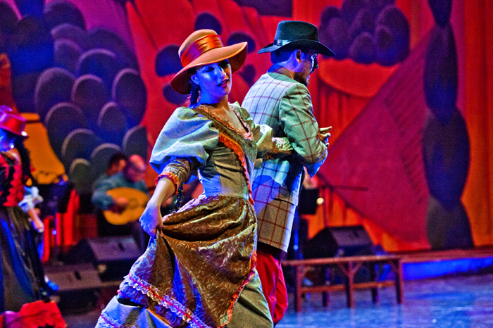 Kongre merkezi Maral’a yetmedi